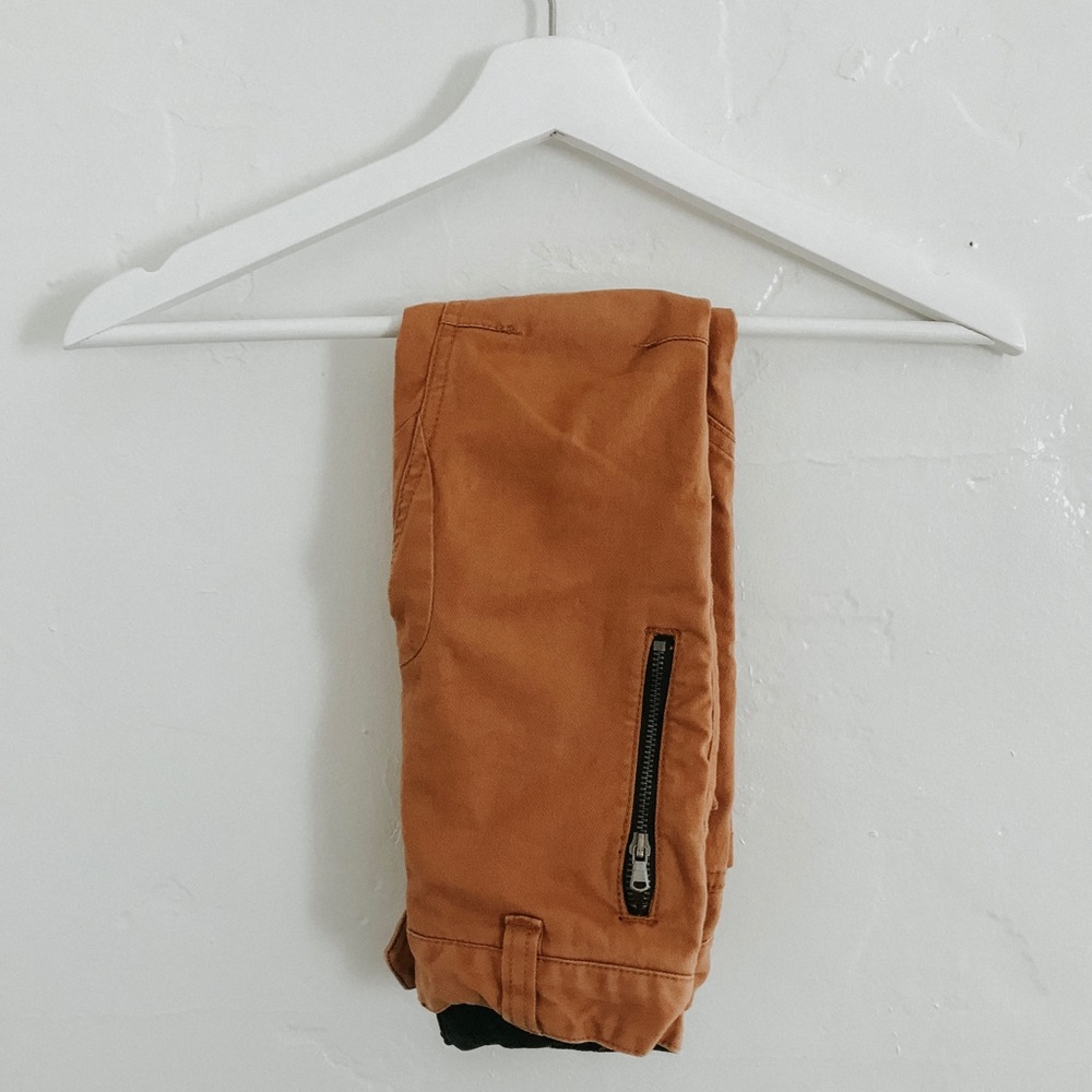 Boys Extra Slim Pants. //